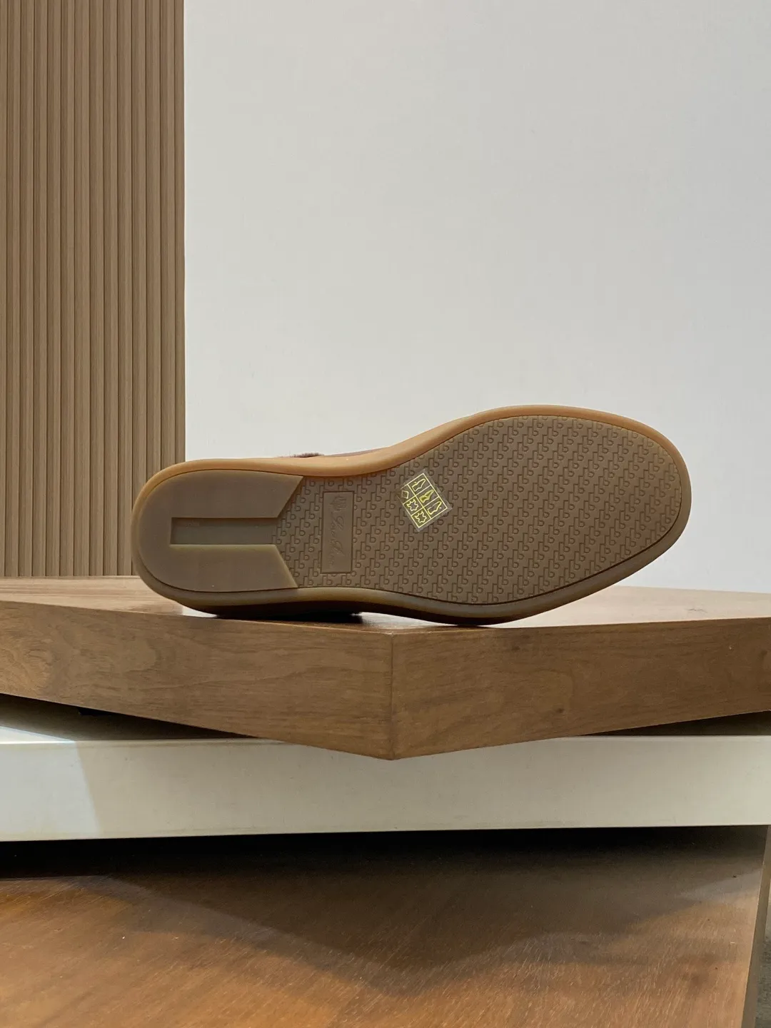 Men's men's shoes💰740 Loro Piana - Classic casual wool shoes, men's lace-up casual shoes and sneakers, high-quality lightweight and comfortable fabrics, suitable for outdoor leisure, the color scheme is young and energetic, great with sportswear or casual suits! Code number: 39-44 (45, 46, can be customized)